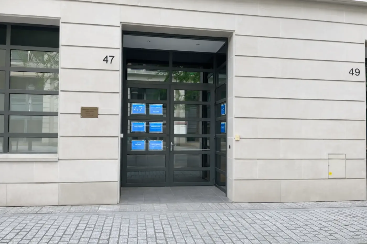 Entrée du Cabinet de la Grand-Place — 47 Rue le Corbusier, 92100 Boulogne-Billancourt